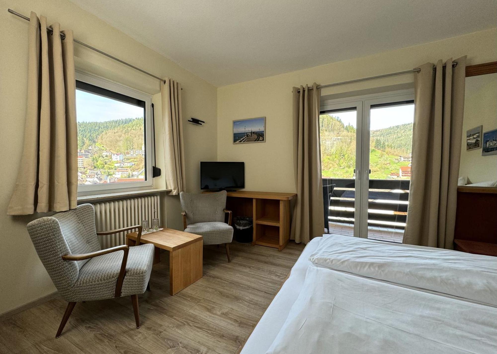 Aparthotel Schwarzwald Panorama Bad Wildbad Szoba fotó